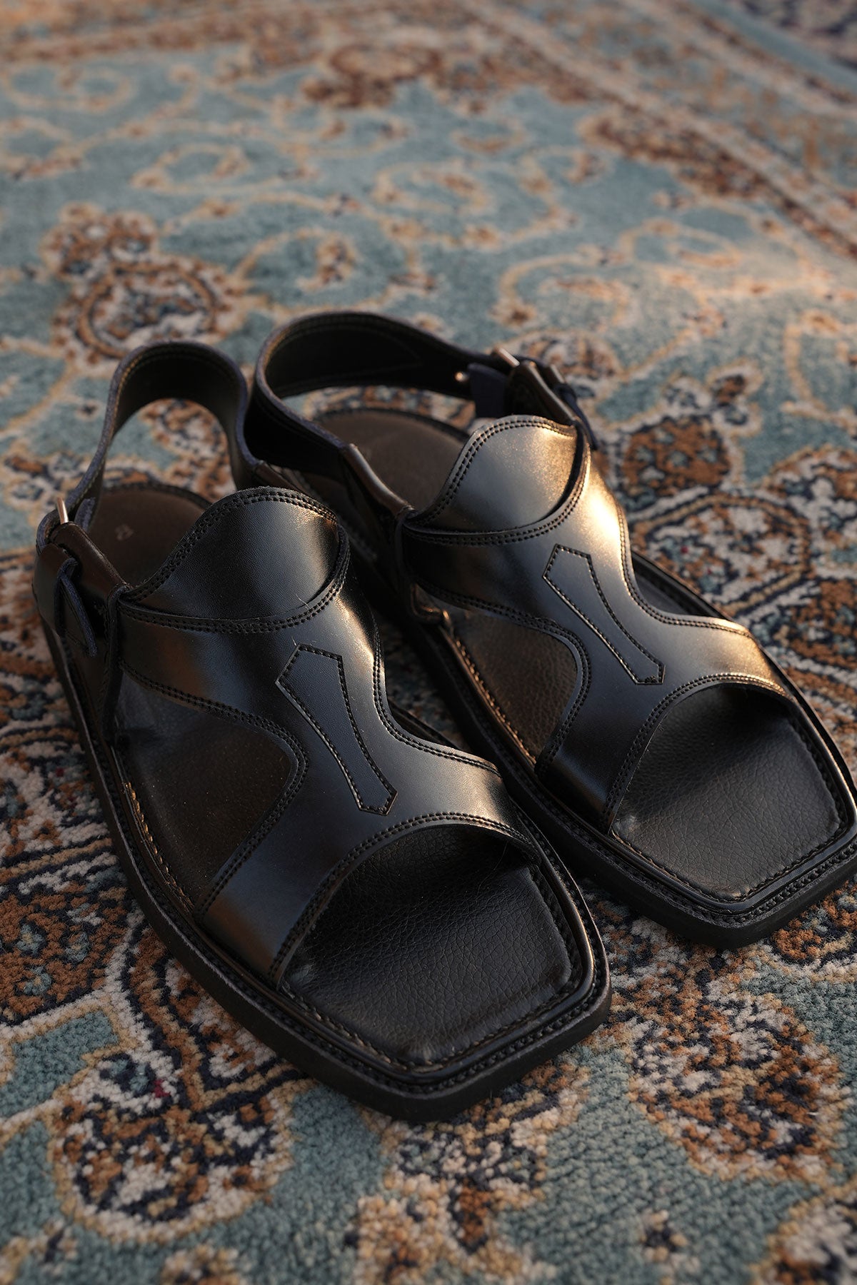 Black Leather Charsadda Panjedar Chappal